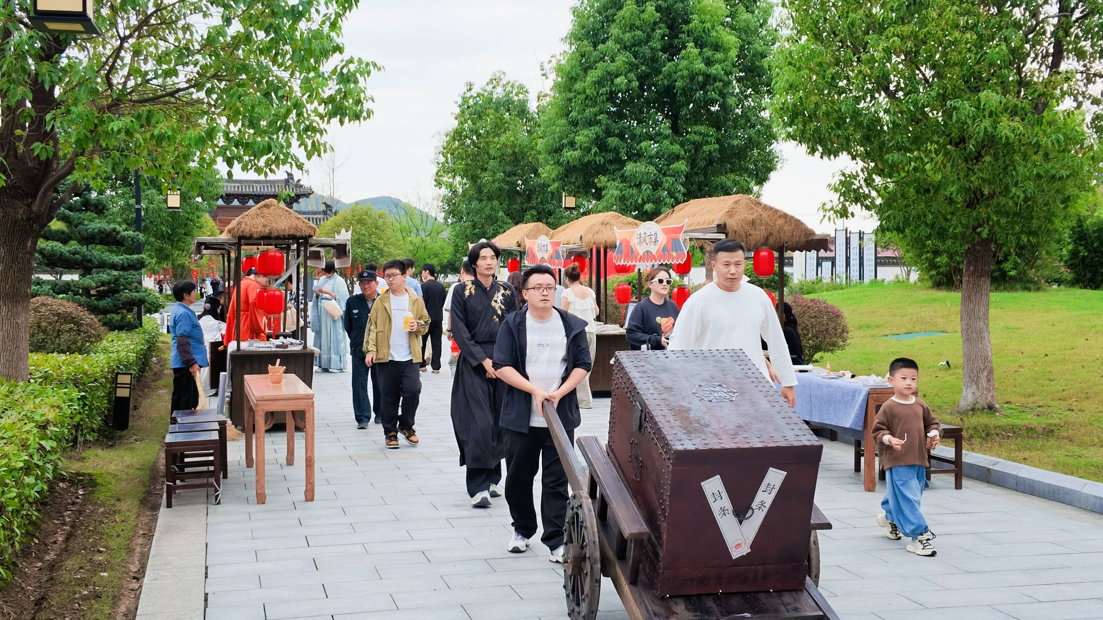 旅游活动现场(邢单清 摄)