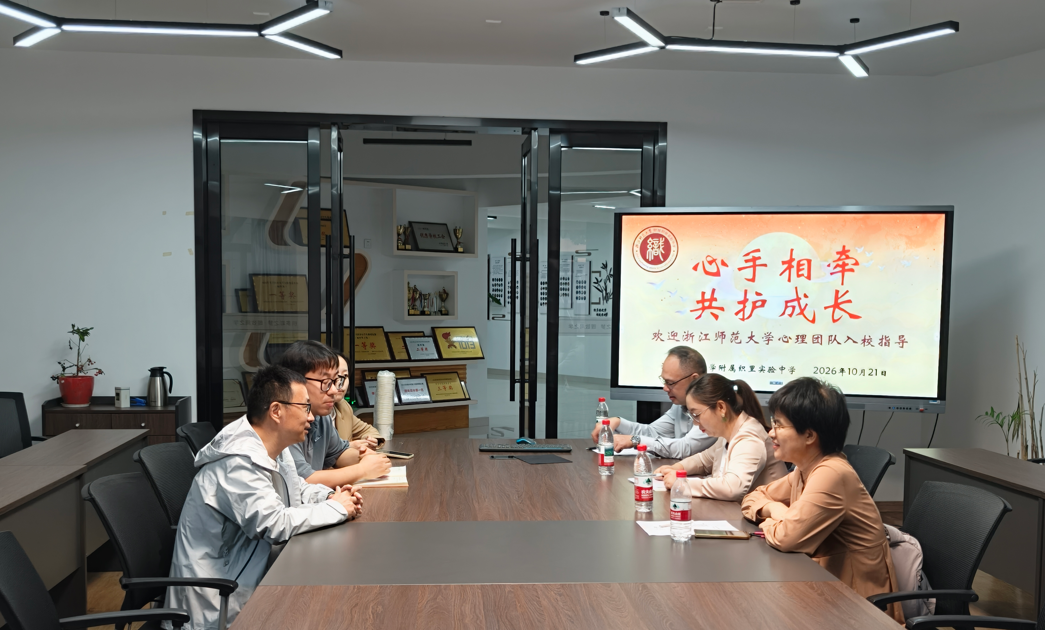 专业咨询师每周驻校交流 (张然航 摄)