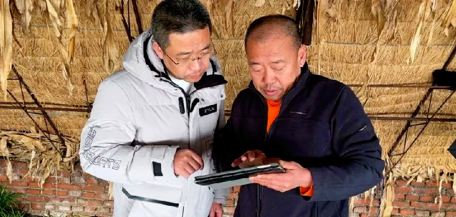 联谊会指导张亚东提升直播热度(法库宣 摄) 联谊会指导张亚东提升直播热度(法库宣 摄)