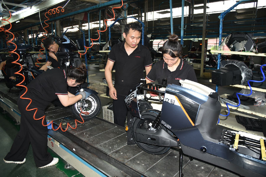立马电动车生产线（付忠于 摄）