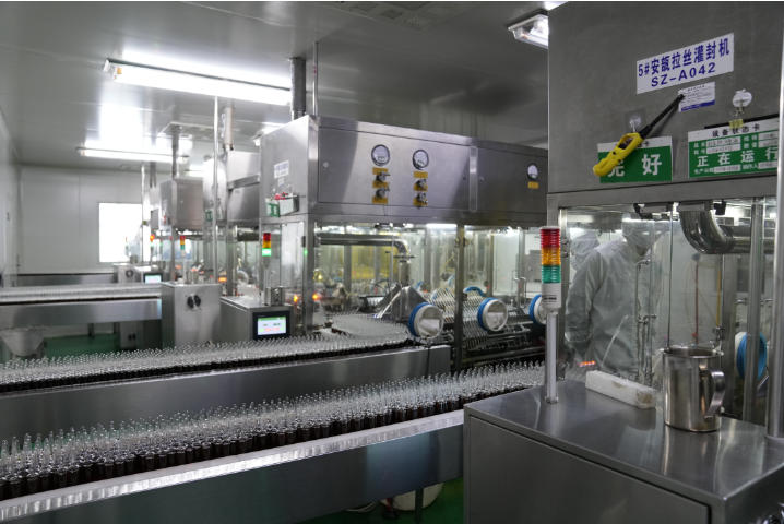 黑龙江乌苏里江制药有限公司生产刺五加针剂（于晓霞 摄）