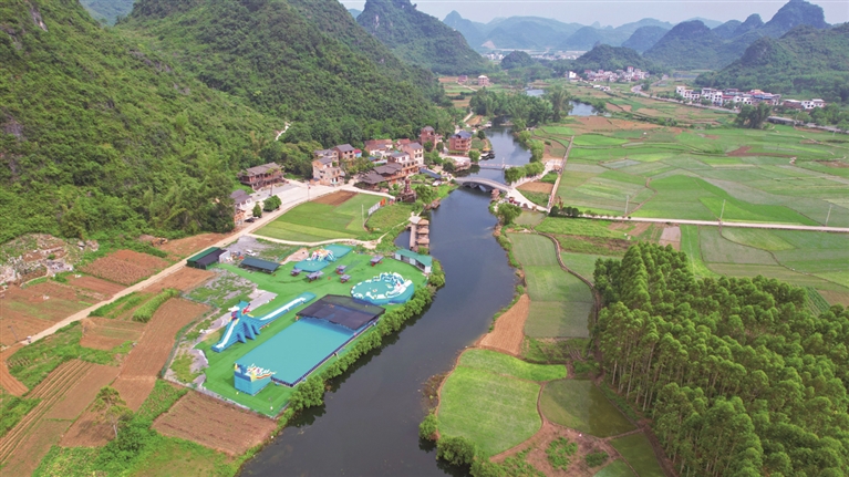 思练镇石龙村蓝家屯航拍景色 通讯员 潘显高摄