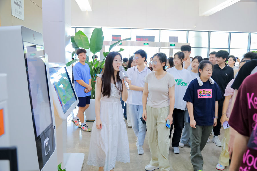 2024年暑期大学生创新创业路演暨高校学子东宝行活动现场（刘亚冬 摄）