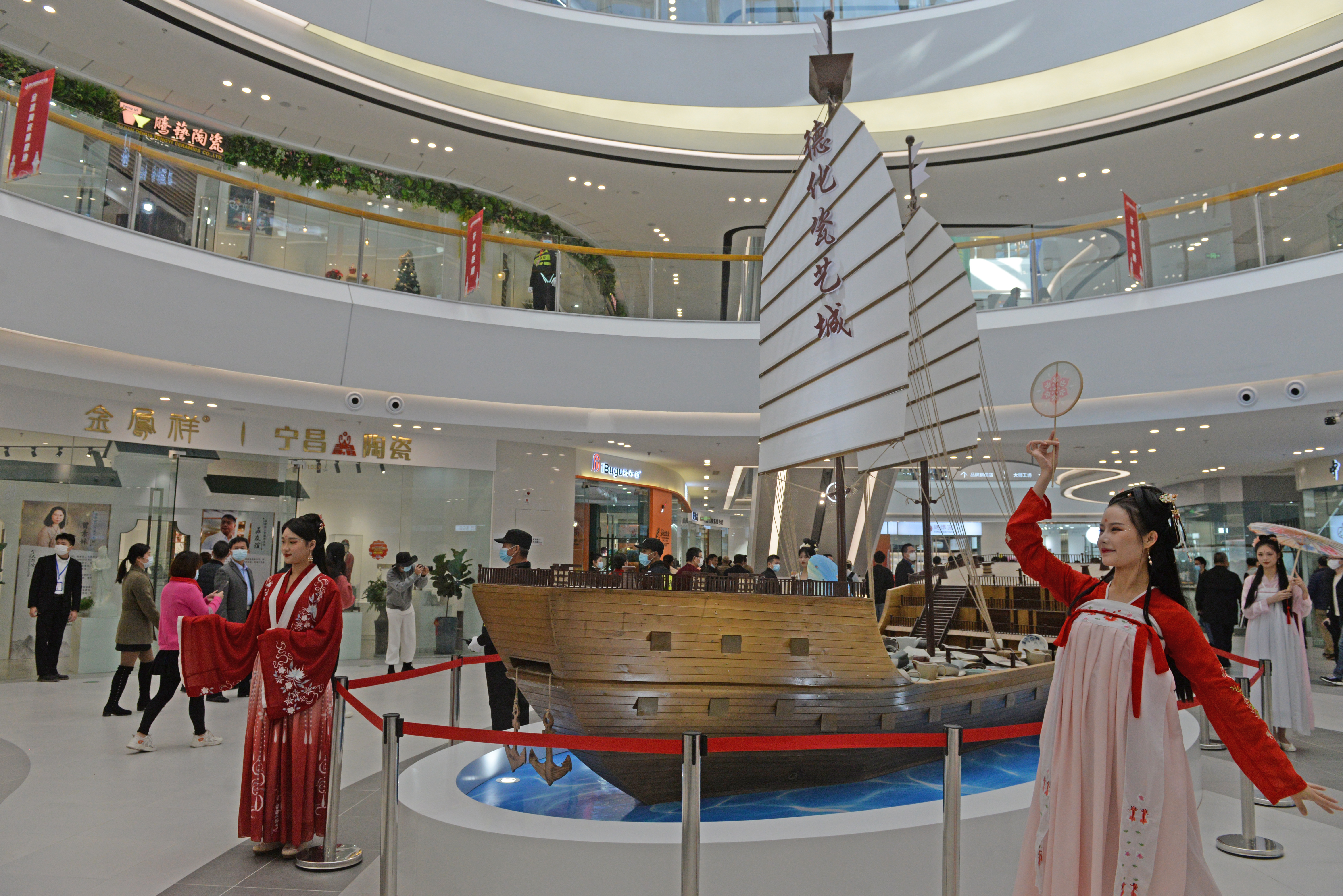 瓷艺城内部一角（李宏图 摄）