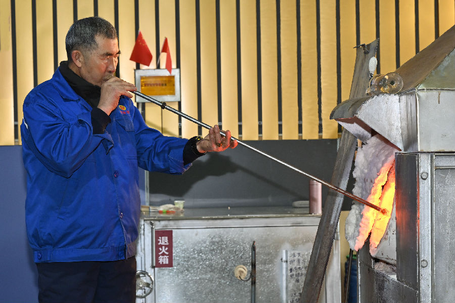 人工吹制玻璃  （张钰佳  摄）