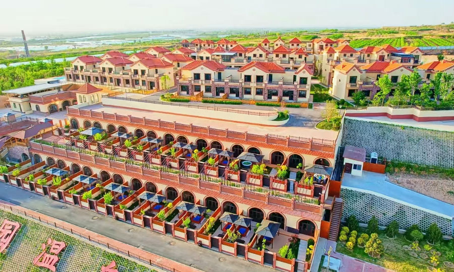  “北方的布达拉宫”——田园东谷康养小镇  （孙泰雁 摄）