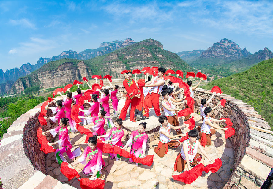 民俗节庆展演（张文军 摄）