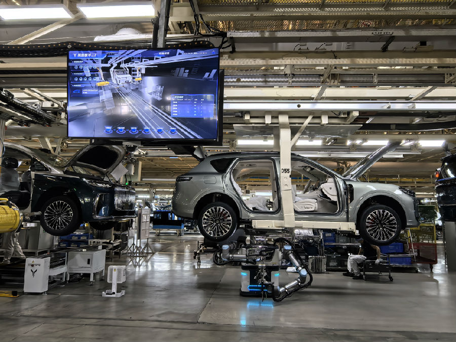 三维制造显示屏。（余惠玲 摄）