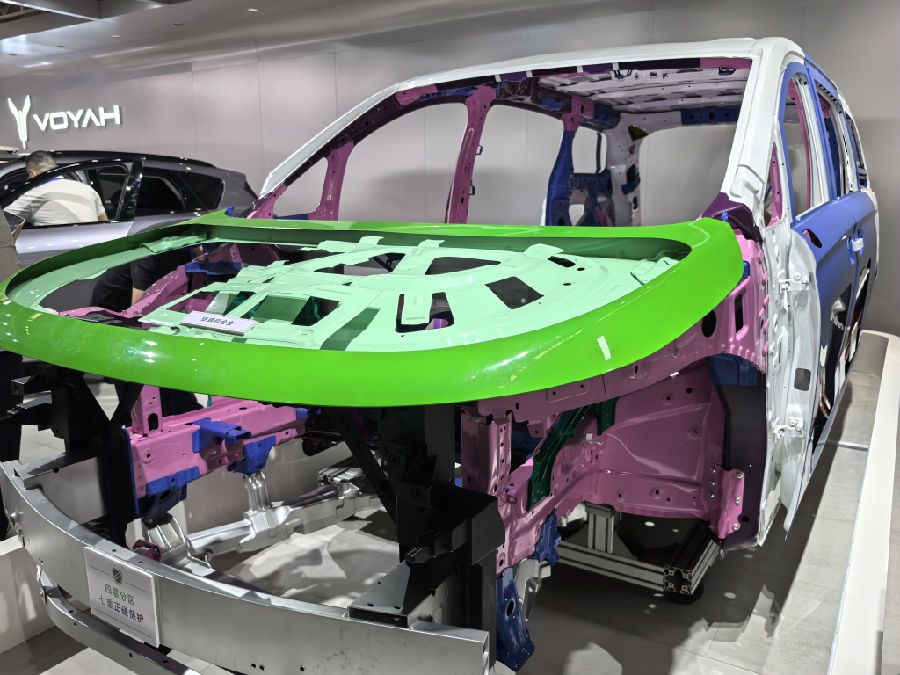 车架展示区。（余惠玲 摄）