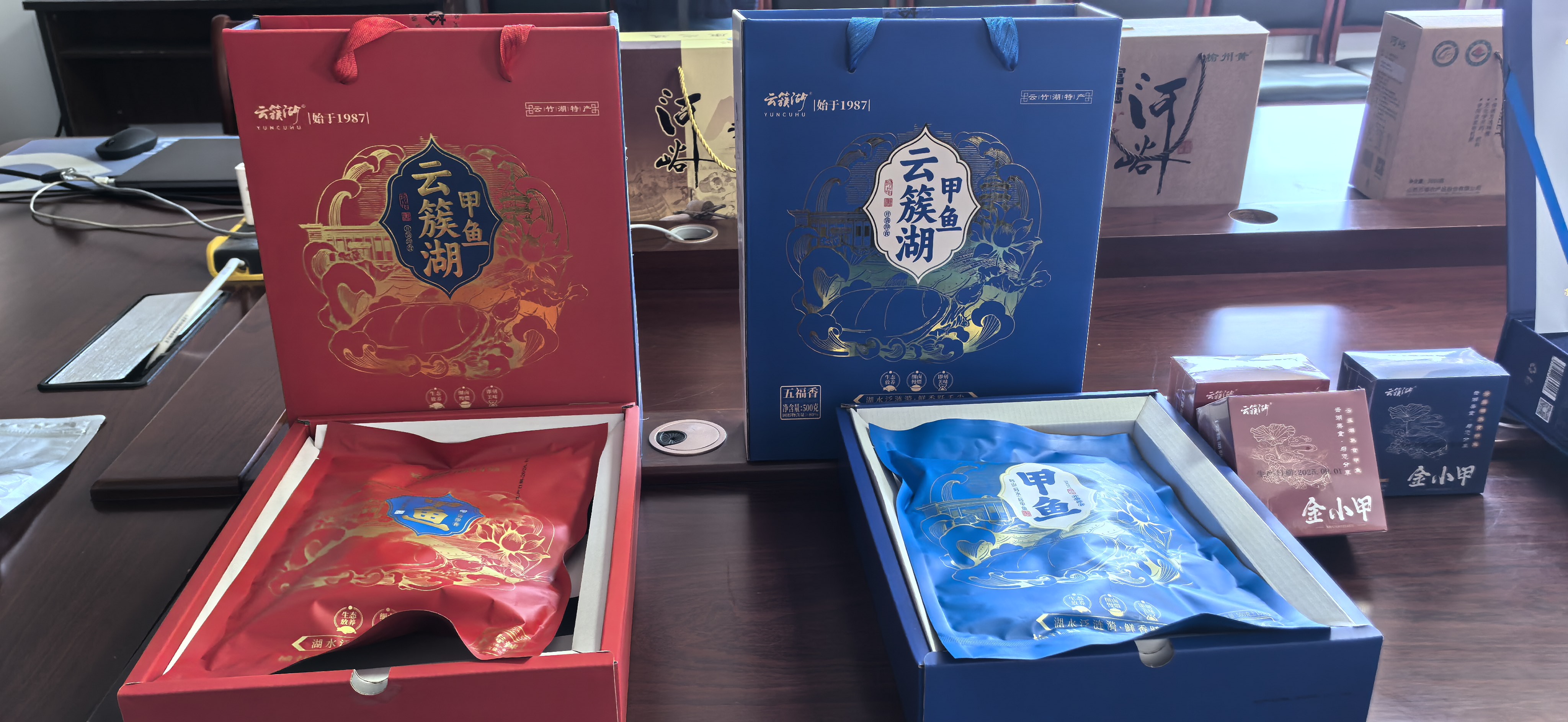 成品包装物美价廉,备受市场青睐。 (席兆平 摄)